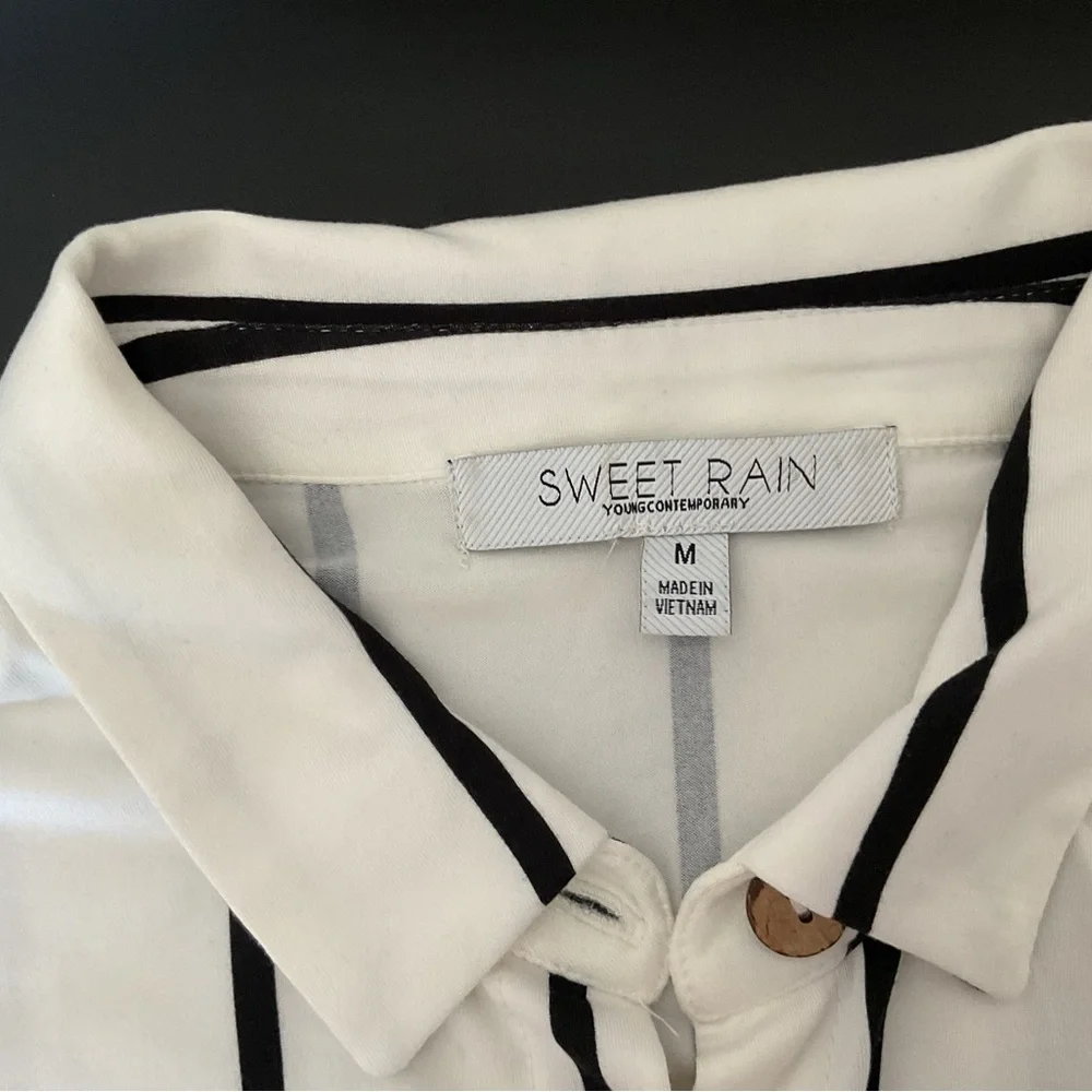 White Striped Cropped Top - Picture 7 of 9